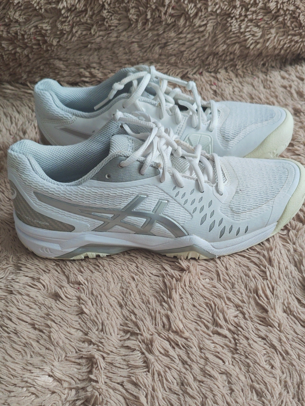 Asics Women's White and Light Gray Athletic Training Shoes